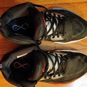 Nike Mens Kyrie Infinity Basketball Shoe, Fire and Ice, 10.5